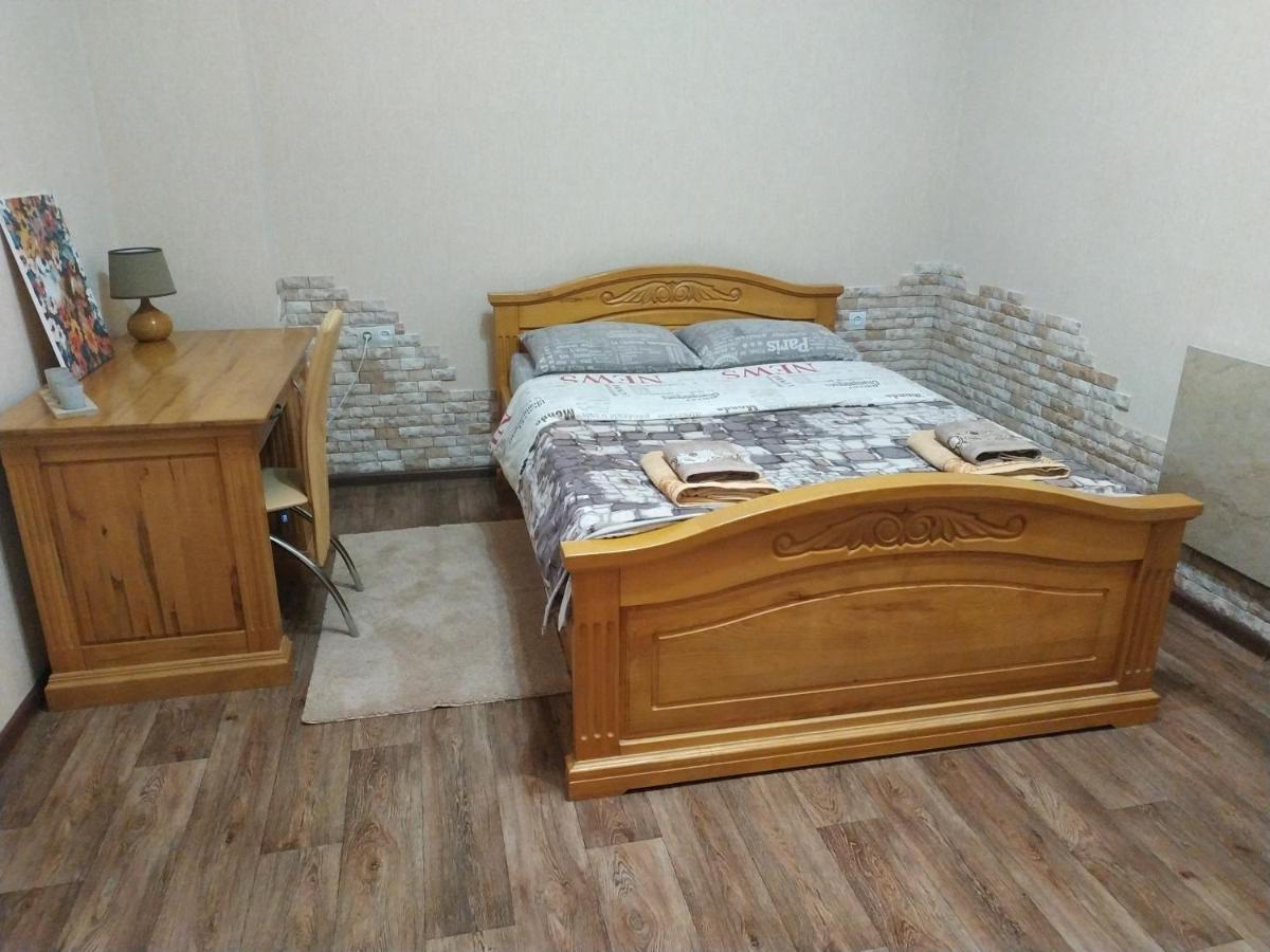 Apartment In The Center Of Old Town Кам'янець-Подільский Екстер'єр фото