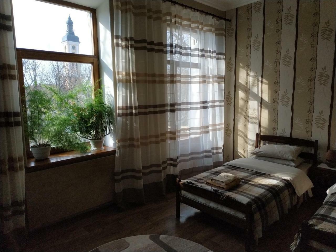 Apartment In The Center Of Old Town Кам'янець-Подільский Екстер'єр фото